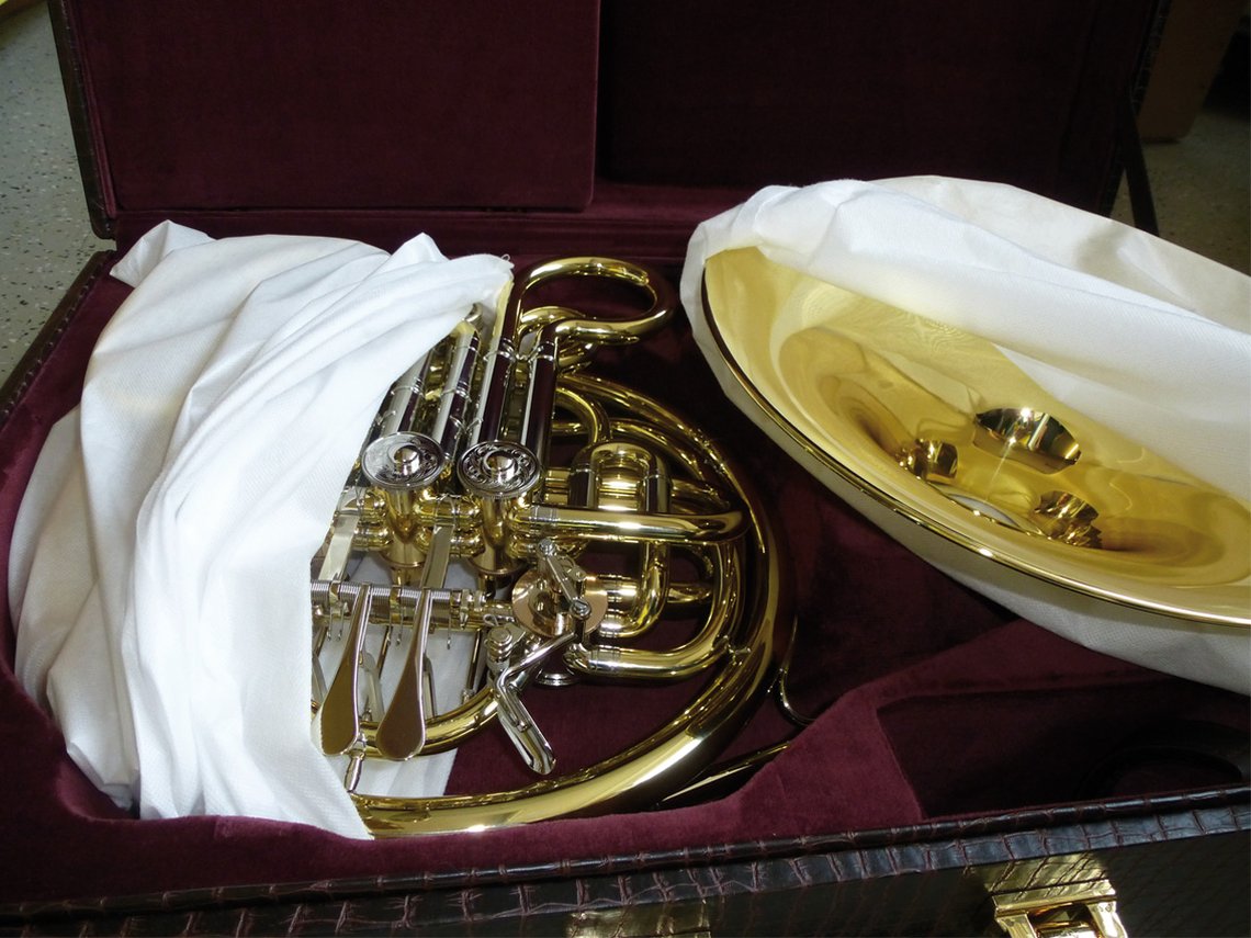 Musikinstrumente mit FleeceGuard Schutzverpackung im Koffer